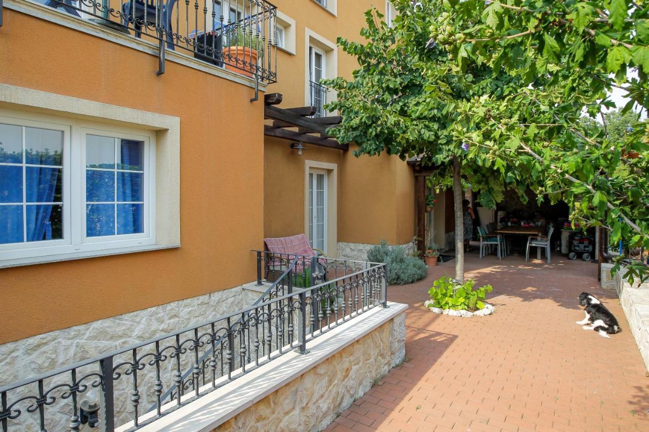 Rougemarin Apartments ビオグラード・ナ・モル エクステリア 写真
