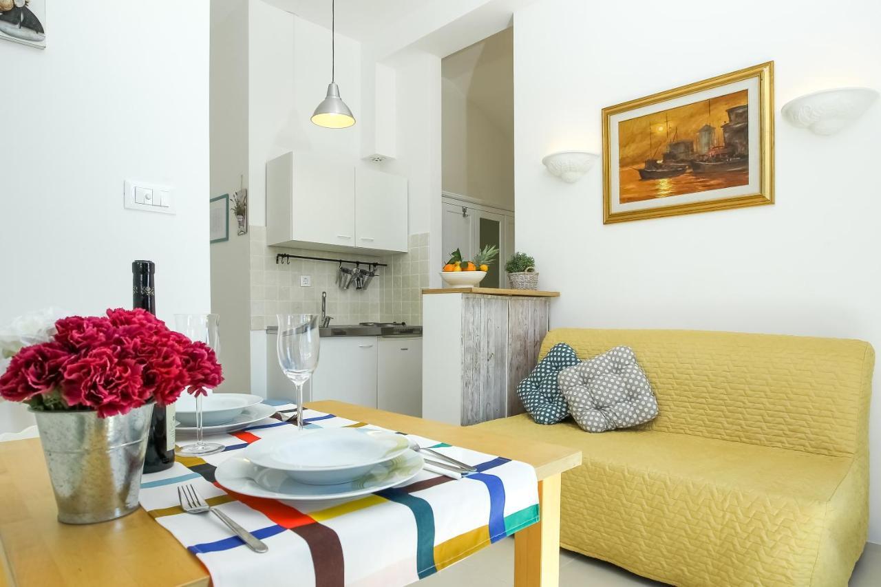 Rougemarin Apartments ビオグラード・ナ・モル エクステリア 写真